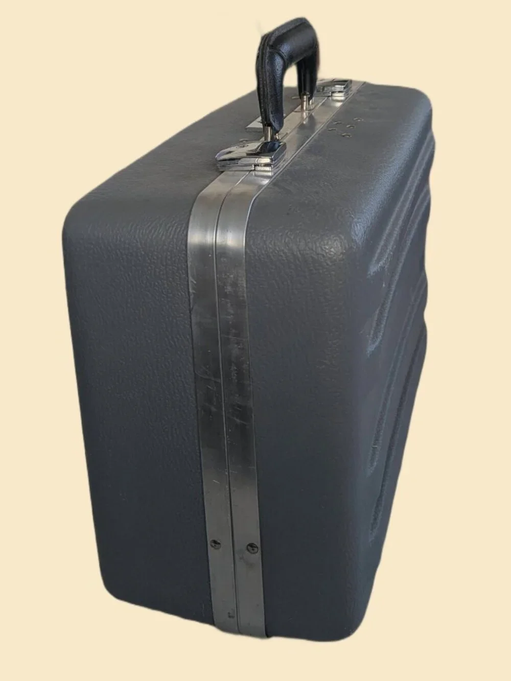 Vintage Hardshell - Combo Lock case - with inside padding